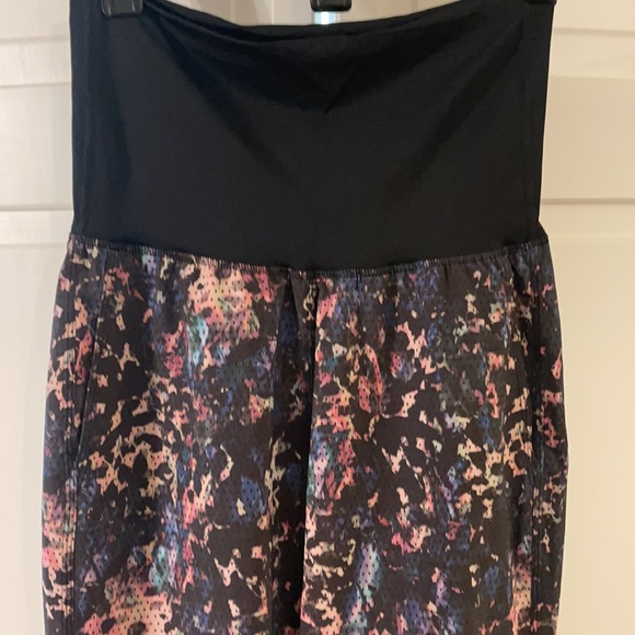 Lululemon yoga crops super cute EUC! - Picture 2 of 7